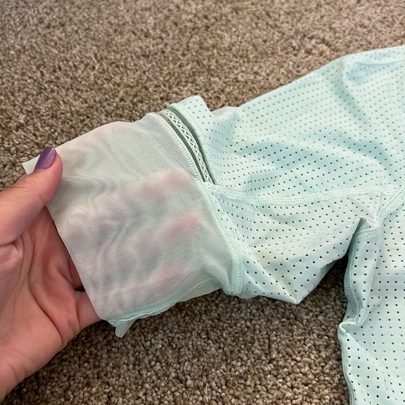 Lululemon shirt - Picture 2 of 5